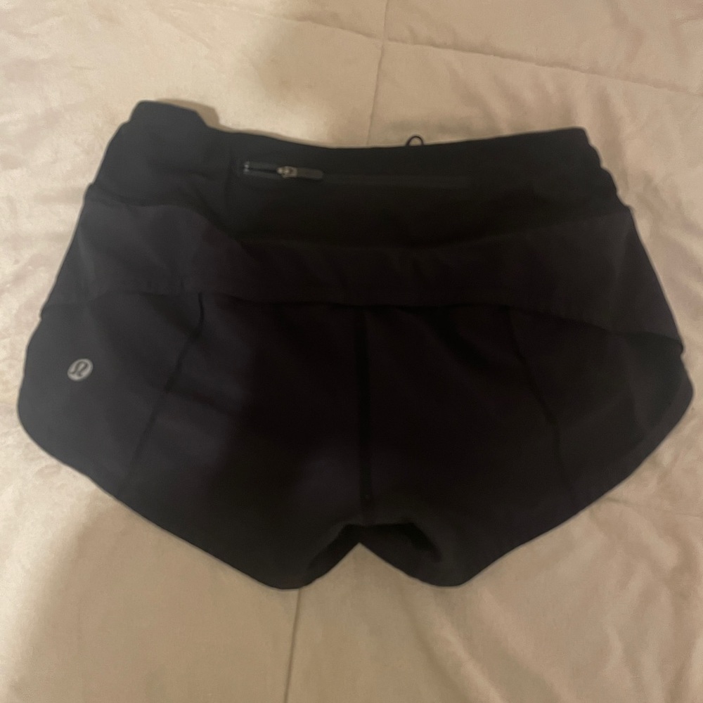 Black LULULEMON speed up 2.5 shorts low rise